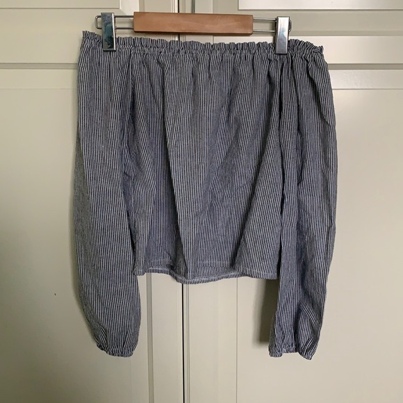 Off the shoulder long sleeve - Picture 1 of 2